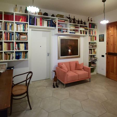 Gambisa Street Hotel Soliera Екстериор снимка